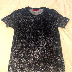 HUGO BOSS men’s small/ med black and white abstract t- shirt